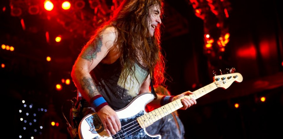 STEVE HARRIS:Σύσσωμο το κοινό του Buenos Aires εύχεται χρόνια πολλά για τα  γενέθλια του!