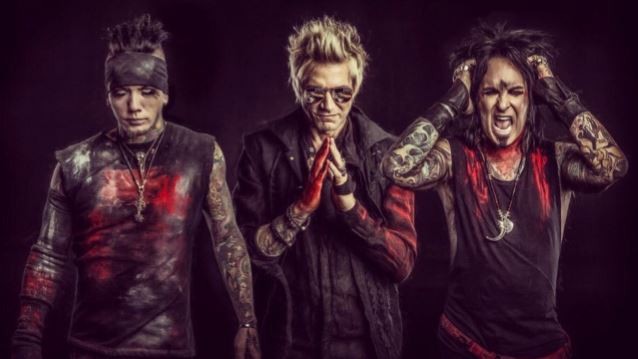 SIXX: A.M.: Lyric Video για το νέο τους κομμάτι “Rise”