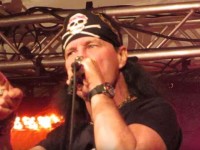 AC/DC: Ο αρχικός τραγουδιστής της μπάντας Dave Evans δήλωσε έτοιμος να επιστρέψει στους AC/DC!