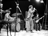 Σαν σήμερα:Η επεισοδιακή συναυλία των Rolling Stones στην Αθήνα.Οι αστυνομικοί φώναξαν στον Jagger «στοπ ρε» & άρχισε το ξύλο!