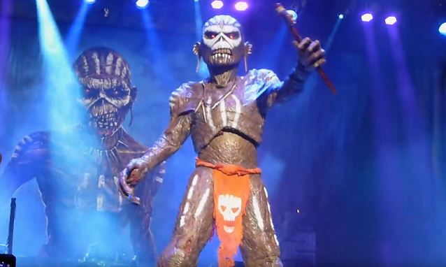 Δείτε τη πτώση του Eddie των Iron Maiden σε συναυλία!