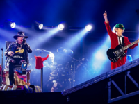 Δείτε ολόκληρη τη πρώτη συναυλία των AC/DC με τον AXL στο μικρόφωνο!
