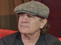 BRIAN JOHNSON:Θα συναντήσει τον δημιουργό της In-Ear συσκευής για να τον βοηθήσει να επανέλθει!
