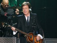 Paul McCartney: Το θρυλικό “σκαθάρι” κλείνει σήμερα τα 74 του χρόνια!