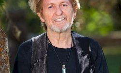 Jon Anderson (ex-YES) στο Rock Overdose: “Ζήτησα να ξαναμπώ στους YES όταν ένιωσα πάλι υγιής, ήθελαν, όμως, να παραμείνουν το συγκρότημα που είναι χωρίς εμένα”