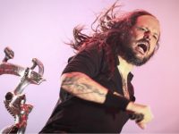 KORN: Πτώση του Jonathan Davis και διακοπή της συναυλίας τους στο Rock In Rio