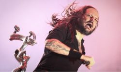 KORN: Πτώση του Jonathan Davis και διακοπή της συναυλίας τους στο Rock In Rio