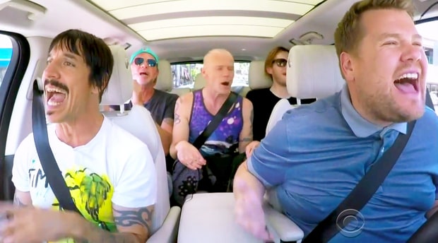 RED HOT CHILI PEPPERS: Απολαύστε τους σε μια απολαυστική karaoke εμφάνιση!