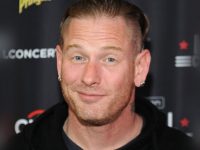 Corey Taylor (Slipknot): Λυπάται που έφυγε από το live και η κοπέλα του οπαδού που εδιωξε από το show