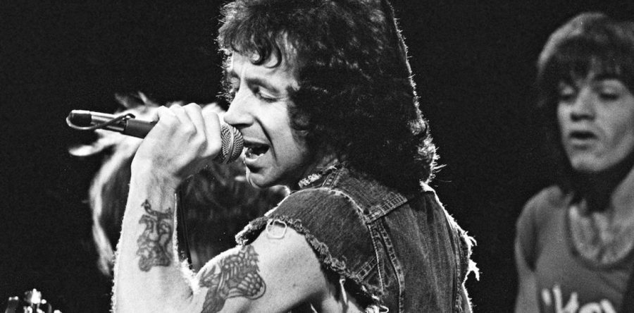 Επέτειος 70 χρόνων από τη γέννηση του BON SCOTT,ενός από τους σπουδαιότερους frontman όλων των εποχών!