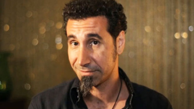 Γενέθλια για τον SERJ TANKIAN, ο οποίος κλείνει σήμερα τα 49 του χρόνια!