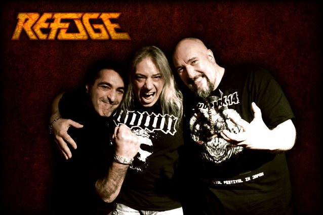 REFUGE: Υπέγραψαν συμβόλαιο με την Frontiers Music Srl!