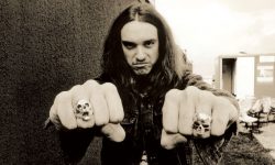 Ο ασύγκριτος CLIFF BURTON, “έφυγε” σαν σήμερα … Η μνήμη και το μπάσο του όμως δε θα σβήσουν ποτέ!