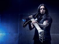 Χρόνια Πολλά στον GUS G, ο οποίος κλείνει τα 36 του χρόνια! Του ευχόμαστε η κιθάρα του να μας κάνει υπερήφανους για πολλά χρόνια ακόμη!