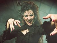 ANGEL WOLF-BLACK: Επανέρχεται με επετειακό halloween cover τραγουδώντας το “Jack’s Lament”