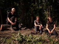 ESBEN AND THE WITCH: Ακούστε σε πρώτη μετάδοση ΟΛΟΚΛΗΡΟ το album τους ‘Older Terrors’!