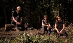 ESBEN AND THE WITCH: Ακούστε σε πρώτη μετάδοση ΟΛΟΚΛΗΡΟ το album τους ‘Older Terrors’!