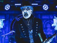 KING DIAMOND:”Ο σατανισμός σου δίνει την δυνατότητα να εξερευνήσεις τις αρμοδιότητες του αγνώστου-μεταφυσικού,το οποίο έχω δει πολλές φορές”