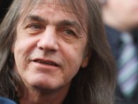 MALCOLM YOUNG: Θα τιμηθεί για την προσφορά του, σε ένα special show στο Whisky Go Go