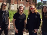 MEGADETH:Καλούν οπαδούς να διανυκτερέυσουν σε σκηνές,στην αυλή του σπιτιού του Dave Mustaine,με αντίτιμο $5,499 (5207€)
