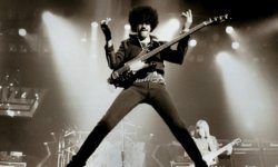 Σαν σήμερα, “έφυγε” από τη ζωή ο μεγάλος Phil Lynott (THIN LIZZY)!