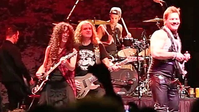 GUS G: Εμφανίζεται ως guest στην συναυλία του super group METAL ALLEGIANCE, μεταξύ άλλων τεράστιων ονομάτων!