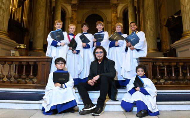 TONY IOMMI: Γράφει μουσική για τον καθεδρικό ναό του Birmingham ως δώρο στην πόλη του