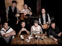 DROPKICK MURPHYS: Μια σύντομη ανασκόπηση της πορείας τους λίγο πριν τις επερχόμενες live εμφανίσεις τους στην Ελλάδα.