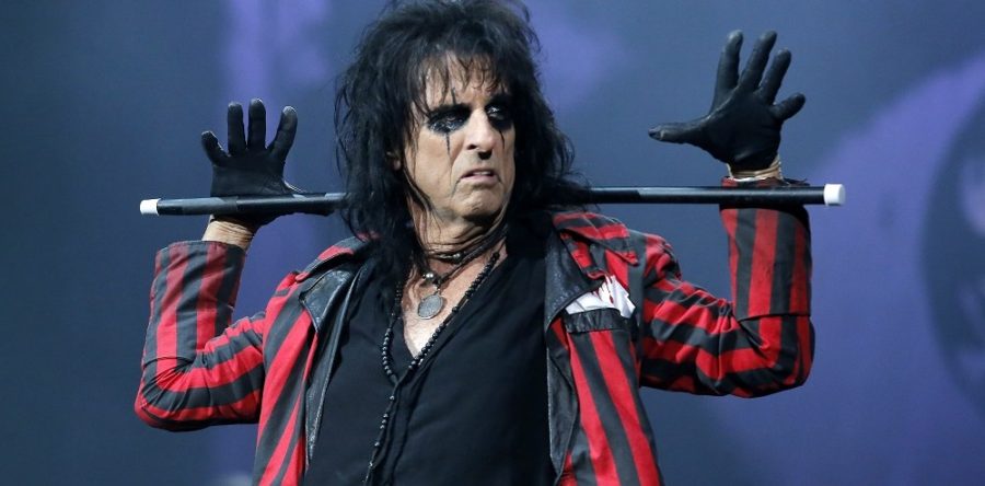 Γενέθλια για τον ALICE COOPER, ο οποίος γίνεται σήμερα 69 ετών!