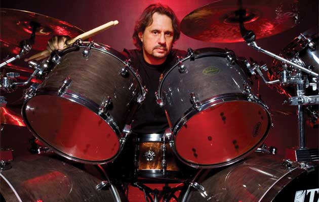 Γενέθλια για τον Dave Lombardo!
