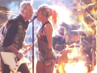METALLICA & LADY GAGA: Ακούστε το “Moth In To Flame”,με το μικρόφωνο του James ΑΝΟΙΚΤΟ από την αρχή! Δείτε το Βίντεο!