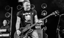 Γενέθλια για τον Peter Hook (JOY DIVISION), ο οποίος κλείνει σήμερα τα 64 του χρόνια!