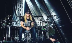 SABATON: Ο drummer τους θα λείπει από κάποια shows της μπάντας στην Ευρώπη. Δείτε τον ανατικαταστάτη του
