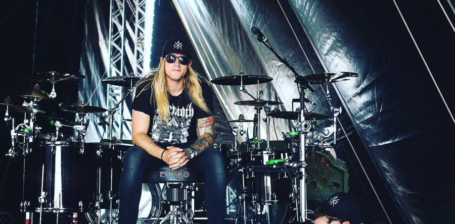 SABATON: Ο drummer τους θα λείπει από κάποια shows της μπάντας στην Ευρώπη. Δείτε τον ανατικαταστάτη του