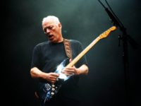 Γενέθλια για τον David Gilmour (PINK FLOYD), ο οποίος κλείνει σήμερα τα 74 του χρόνια!