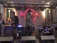 AVENGED SEVENFOLD: Παίζουν πιωμένοι το “Nightmare” σε Hard Rock Café στο Ελσίνκι!