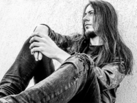 BOB KATSIONIS: Επανακυκλοφορεί για πρώτη φορά όλα τα solo albums του