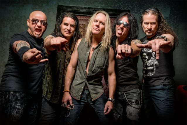 WARRANT: Κυκλοφορούν νέο κομμάτι με τίτλο “Perfect”