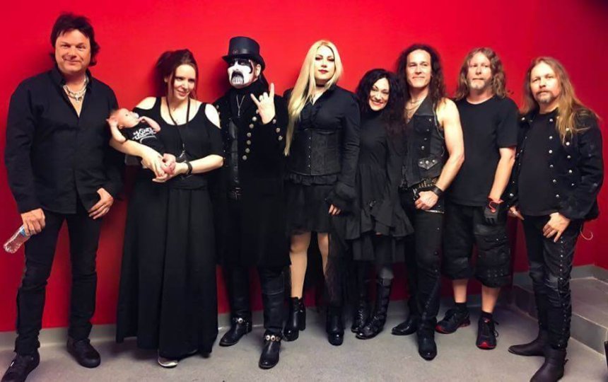 Τραγουδίστρια στο μουσικό σχήμα του KING DIAMOND η Ελληνίδα Hel Pyre (AFTERBLOOD)