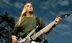 Σαν σήμερα 13 χρόνια πριν, έφυγε από τη ζωή ο Jeff Hanneman (SLAYER)