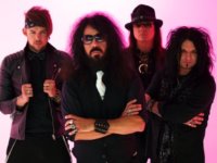 QUIET RIOT : Το νέο τους album “Road Rage” με τραγουδιστή τον James Durbin, θα κυκλοφορήσει τον Αύγουστο.
