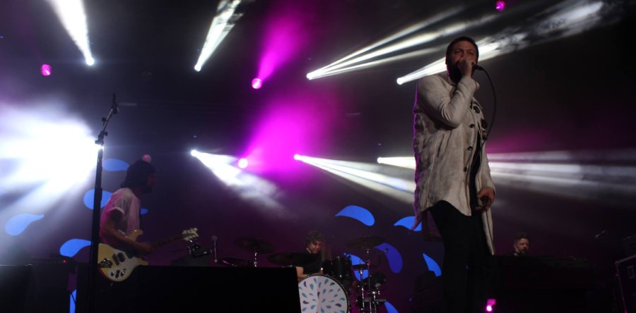 Ανταπόκριση: EJEKT FESTIVAL 2017 Day 2 – Kasabian, The Jesus and Mary Chain, Peter Hook & The Light, κ.α. @Πλατεία Νερού (14/07/2017)