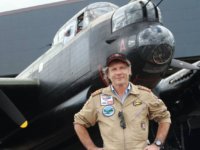 BRUCE DICKINSON: Πέταξε με το βομβαρδιστικό Lancaster πριν τη συναυλία των Maiden στο Toronto!
