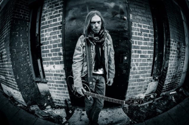 REX BROWN: Αποκαλύπτει ότι το κομμάτι ‘Buried Alive’ είναι γραμμένο για το πως αντιμετώπισε τον θάνατο του Dimebag