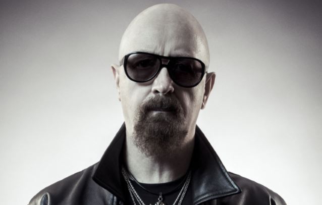 ROB HALFORD (Judas Priest): “Σε κάποια μέρη του κόσμου, gay ανθρώπους σαν κι εμένα τους πετάνε απ’ τις ταράτσες”