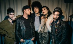 Το απόσταγμα των BLACK LIPS μέσα από πέντε καθοριστικές στιγμές