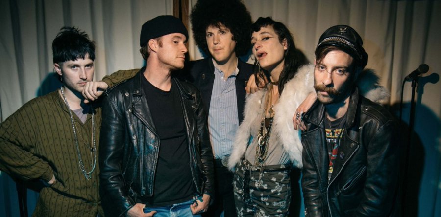 Το απόσταγμα των BLACK LIPS μέσα από πέντε καθοριστικές στιγμές