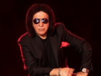 Ο GENE SIMMONS υπερασπίζεται την προσπάθεια του να κατοχυρώσει τα devil’s horns. “Μπορείς να κατοχυρώσεις το οτιδήποτε!”