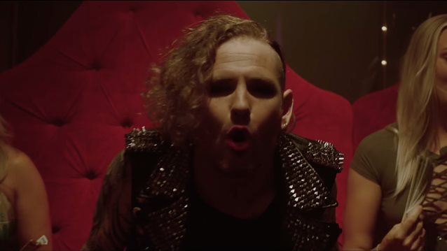 STONE SOUR: Νέο music video για το “Rose Red Violent Blue (This Song Is Dumb & So Am I)”, με guest συμμετοχή των STEEL PANTHER