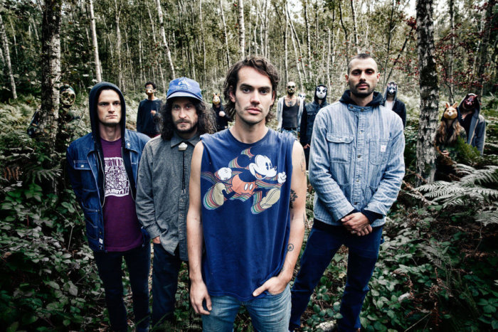 ALL THEM WITCHES στο Rock Overdose: “Πρέπει να το κρατάς “ωμό”. Να φρικάρεις τους ανθρώπους λιγάκι”